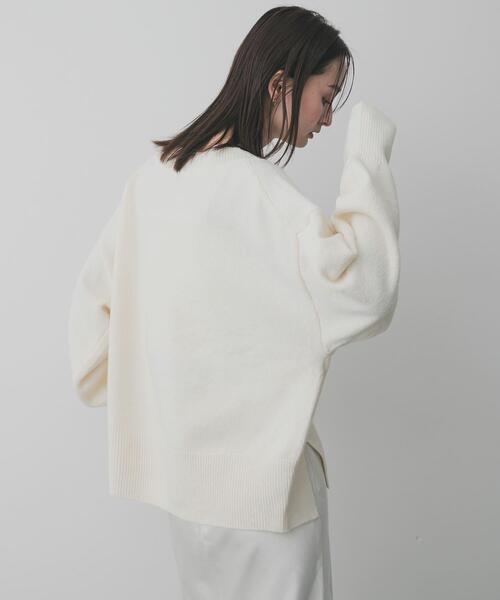 SENSE OF PLACE by URBAN RESEARCH（センスオブプレイスバイアーバンリサーチ）の「『洗濯可』サイドスリットVネックニット（ニット/セーター・レディース・ネイビー/チャコールグレー/アイボリー/ミント・ONE）」の14枚目の写真
