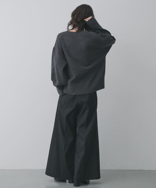 SENSE OF PLACE by URBAN RESEARCH（センスオブプレイスバイアーバンリサーチ）の「『洗濯可』サイドスリットVネックニット（ニット/セーター・レディース・ネイビー/チャコールグレー/アイボリー/ミント・ONE）」の20枚目の写真