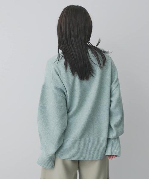 SENSE OF PLACE by URBAN RESEARCH（センスオブプレイスバイアーバンリサーチ）の「『洗濯可』サイドスリットVネックニット（ニット/セーター・レディース・ネイビー/チャコールグレー/アイボリー/ミント・ONE）」の9枚目の写真