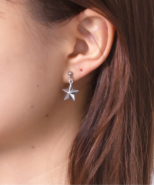 Peony(ピオニー)の「【Peony/ピオニー】/ステンレス 立体スターモチーフピアス(ピアス(両耳用)・レディース・シルバー・FREE)」の1枚目の写真