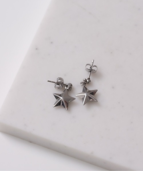 Peony(ピオニー)の「【Peony/ピオニー】/ステンレス 立体スターモチーフピアス(ピアス(両耳用)・レディース・シルバー・FREE)」の3枚目の写真