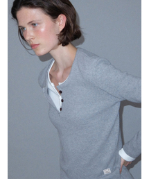 LLL DESIGN STUDIO（lllデザインスタジオ）の「Waffle Henley Neck Long Sleeve Tee_Heather Gray（Tシャツ/カットソー）」