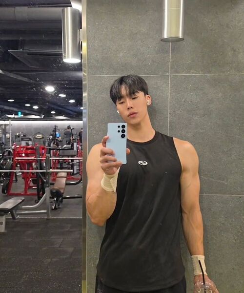 HYUNFIT（ヒョンフィット）の「BASIC MESH SLEEVELESS-[BLACK]（Tシャツ/カットソー・メンズ・その他・MEDIUM/LARGE/X-LARGE）」の8枚目の写真