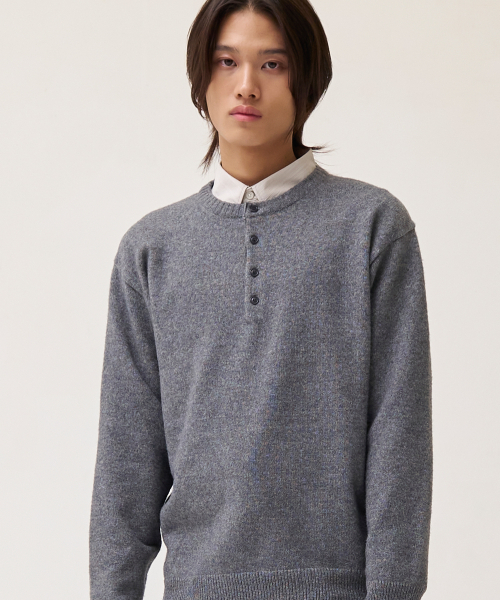 AKECII(アケシ)の「マルク ヘンリーネック ニット_メランジグレー(ニット/セーター・メンズ・その他・ONE SIZE)」の3枚目の写真