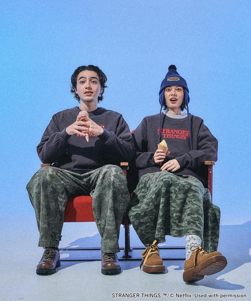 niko and...(ニコアンド)の「【STRANGER THINGS】コラボ アソートスウェットプルオーバー(スウェット・レディース・チャコール/ネイビー/ナチュラル/オフホワイト・LARGE/MEDIUM)」の13枚目の写真