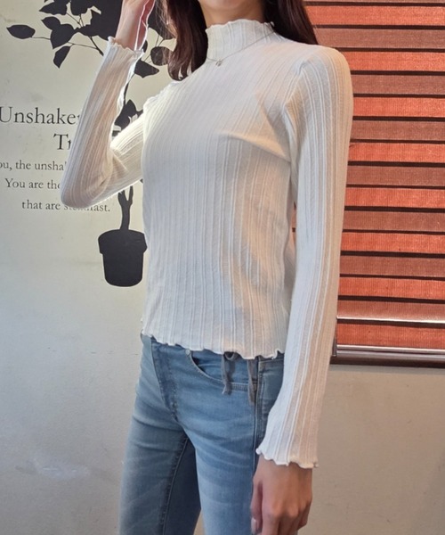 ｔｏｌｅｎｅ（トレネ）の「メロー使い ワイドリブ ハイネック トップス（Tシャツ/カットソー・レディース・ライトブルー/ブラック/イエロー/ホワイト・FREE）」の9枚目の写真