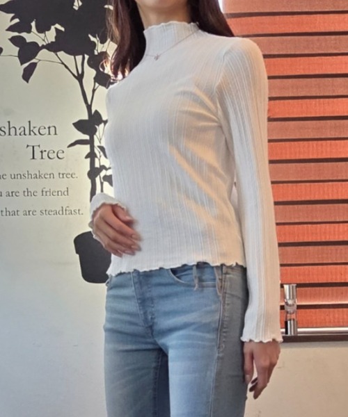 ｔｏｌｅｎｅ（トレネ）の「メロー使い ワイドリブ ハイネック トップス（Tシャツ/カットソー・レディース・ライトブルー/ブラック/イエロー/ホワイト・FREE）」の10枚目の写真