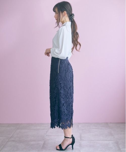 marun（マルン）の「＜大きいサイズ＞配色リボン使いブラウス marun（シャツ/ブラウス・レディース・オフホワイト/サックスブルー・5L/4L/3L/LL/L）」の5枚目の写真