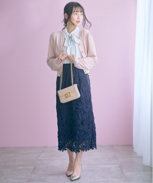 marun（マルン）の「＜大きいサイズ＞配色リボン使いブラウス marun（シャツ/ブラウス・レディース・オフホワイト/サックスブルー・5L/4L/3L/LL/L）」の7枚目の写真