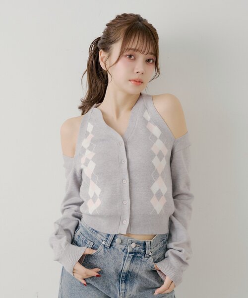 Chico(チコ)の「肩スリットアーガイルニット(ニット/セーター・レディース・グレー/ネイビー/アイボリー・FREE)」の1枚目の写真