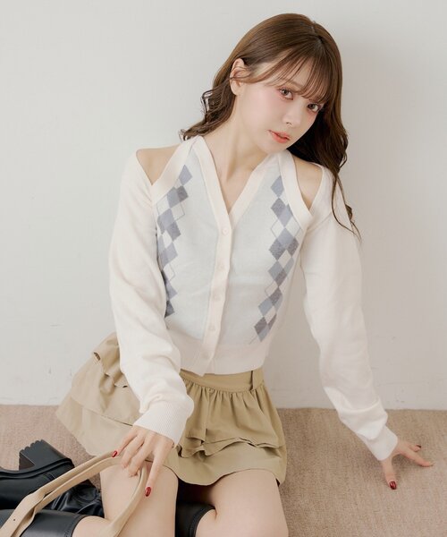 Chico(チコ)の「肩スリットアーガイルニット(ニット/セーター・レディース・グレー/ネイビー/アイボリー・FREE)」の2枚目の写真