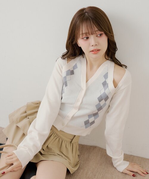 Chico(チコ)の「肩スリットアーガイルニット(ニット/セーター・レディース・グレー/ネイビー/アイボリー・FREE)」の11枚目の写真