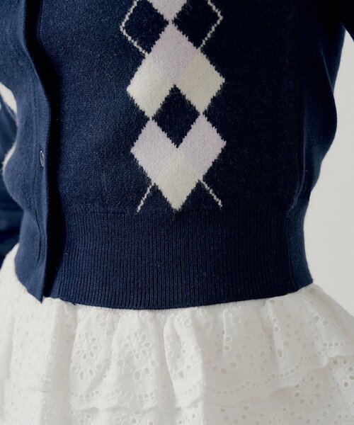 Chico(チコ)の「肩スリットアーガイルニット(ニット/セーター・レディース・グレー/ネイビー/アイボリー・FREE)」の4枚目の写真