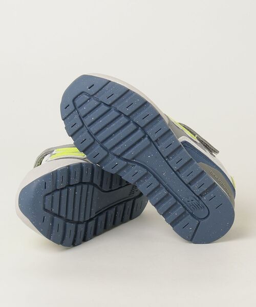 NEW BALANCE（ニューバランス）の「996 Bungee with Top Strap（スニーカー・キッズ・ベージュ系その他・17.0cm/17.5cm/18.0cm/18.5cm/19.0cm/19.5cm/20.0cm/20.5cm/21.0cm/21.5cm/22.0cm/22.5cm/23.0cm/23.5cm/24.0cm/24.5cm/25.0cm）」の3枚目の写真
