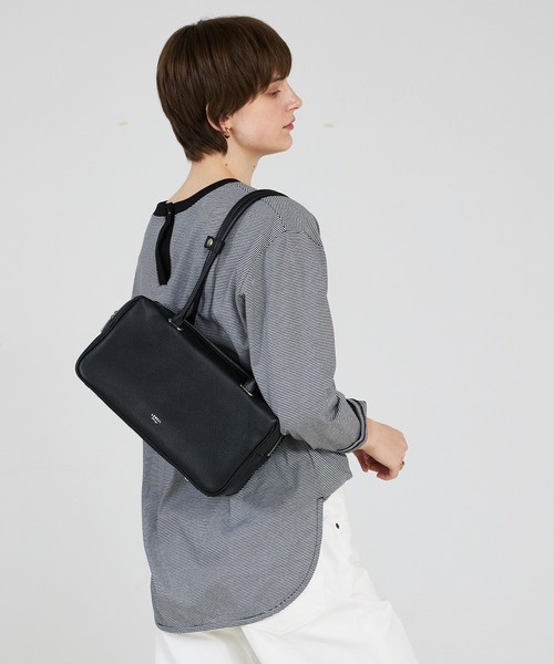 LOWELL things（ロウェル　シングス）の「Raffy/レザーボストン（ボストンバッグ・レディース・アイボリー/グレイッシュベージュ/ブラック・フリー）」の16枚目の写真