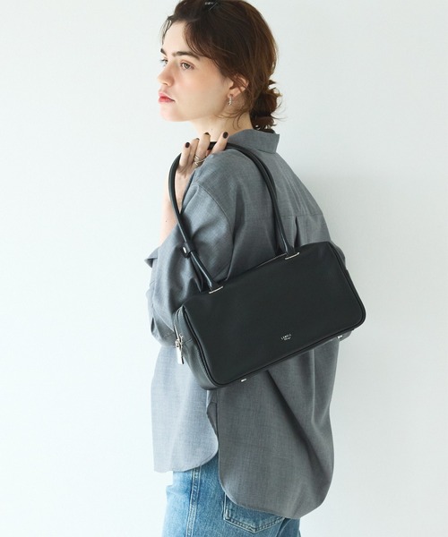 LOWELL things（ロウェル　シングス）の「Raffy/レザーボストン（ボストンバッグ・レディース・アイボリー/グレイッシュベージュ/ブラック・フリー）」の8枚目の写真