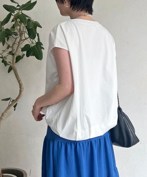 un dix cors(アンディコール)の「タックバルーンワンポイント刺繍T(Tシャツ/カットソー・レディース・ブラック/オフホワイト・FREE)」の4枚目の写真
