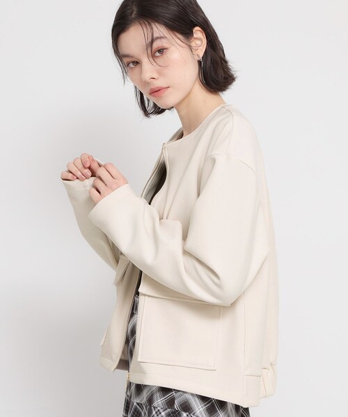 THE SHOP TK (ザ ショップ ティーケー )の「【オンオフ問わず活躍】ダンボールカルゼジャケット(ノーカラージャケット・レディース・ライトベージュ/ブラック・13/12)」の14枚目の写真