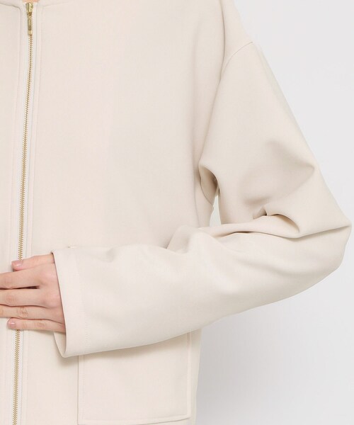 THE SHOP TK (ザ ショップ ティーケー )の「【オンオフ問わず活躍】ダンボールカルゼジャケット(ノーカラージャケット・レディース・ライトベージュ/ブラック・13/12)」の6枚目の写真