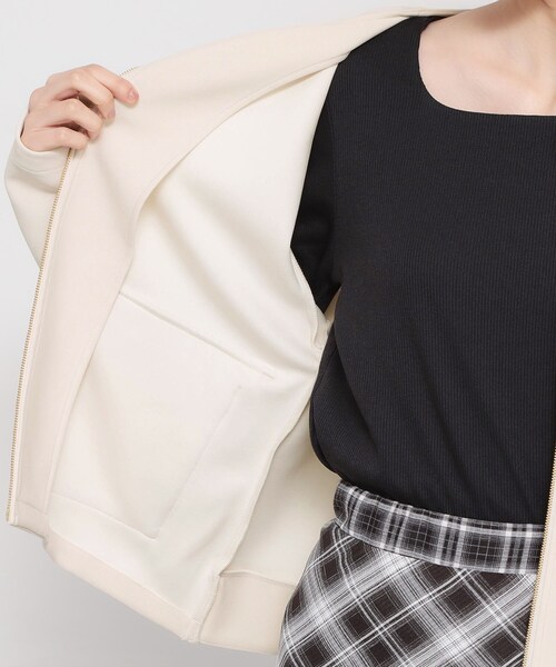 THE SHOP TK (ザ ショップ ティーケー )の「【オンオフ問わず活躍】ダンボールカルゼジャケット(ノーカラージャケット・レディース・ライトベージュ/ブラック・13/12)」の9枚目の写真