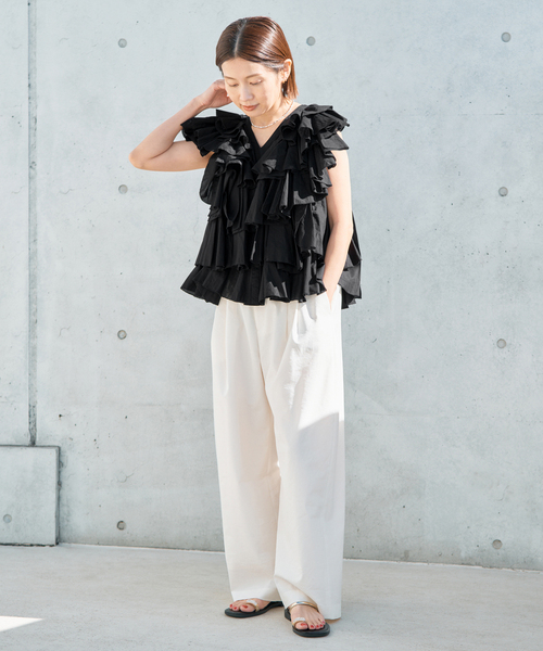 IENA（イエナ）の「AAYUSHI/アユーシ レイヤードラッフルブラウス SFN0715（シャツ/ブラウス・レディース・ピンク/ブラック・FREE）」の3枚目の写真