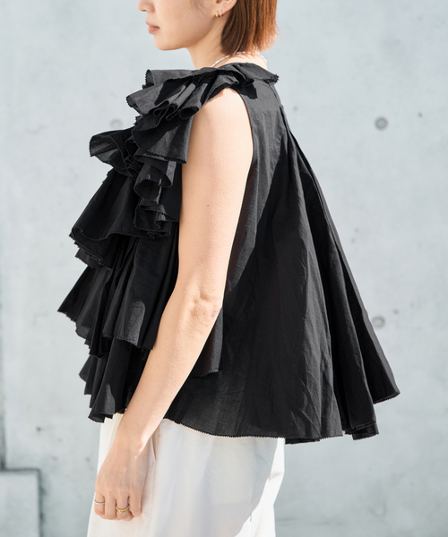 IENA（イエナ）の「AAYUSHI/アユーシ レイヤードラッフルブラウス SFN0715（シャツ/ブラウス・レディース・ピンク/ブラック・FREE）」の6枚目の写真