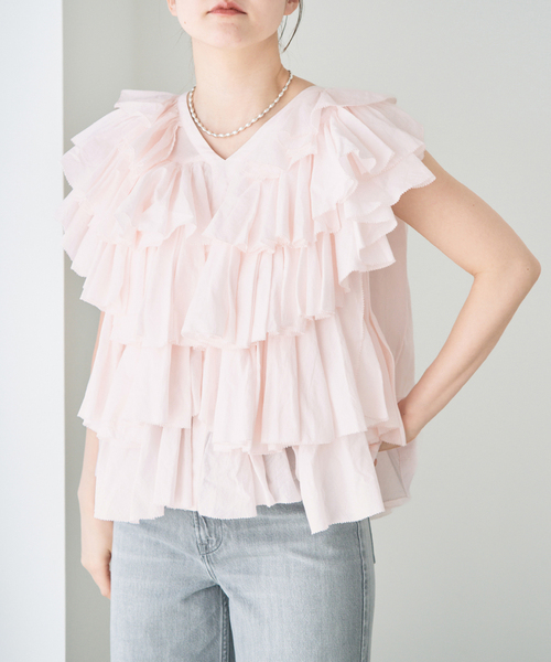 IENA（イエナ）の「AAYUSHI/アユーシ レイヤードラッフルブラウス SFN0715（シャツ/ブラウス・レディース・ピンク/ブラック・FREE）」の20枚目の写真