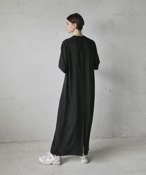 GARAGE OF GOOD CLOTHING(ガレージオブグッドクロージング)の「ストライプ半袖ワンピース(ワンピース・レディース・ブラック/ブラウン・S/M)」の7枚目の写真