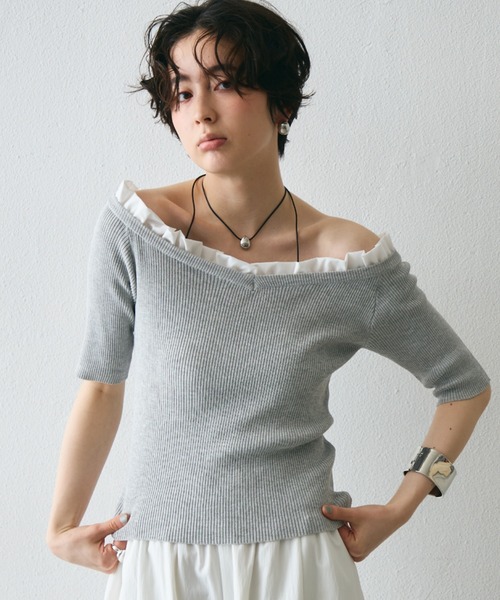 Trish(トリッシュ)の「フリル付きオフショルプルオーバー(Tシャツ/カットソー・レディース・ブラック/グレー・MEDIUM)」の14枚目の写真