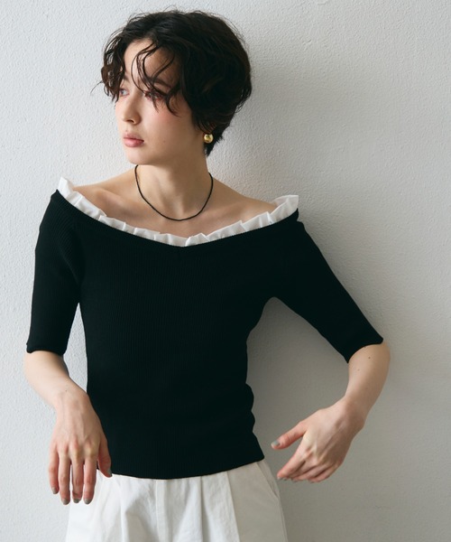 Trish(トリッシュ)の「フリル付きオフショルプルオーバー(Tシャツ/カットソー・レディース・ブラック/グレー・MEDIUM)」の5枚目の写真