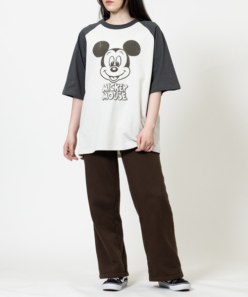 Disney(ディズニー)の「【15】〔Disney/ディズニー〕ミッキーマウス ユーズドライク フェイスプリント 半袖ラグランスリーブTシャツ(Tシャツ/カットソー・メンズ・アイボリー/ブルーグレー/スミクロ/ライトイエロー・MEDIUM/LARGE/X-LARGE)」の17枚目の写真