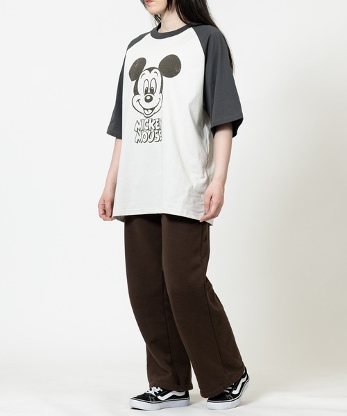 Disney(ディズニー)の「【15】〔Disney/ディズニー〕ミッキーマウス ユーズドライク フェイスプリント 半袖ラグランスリーブTシャツ(Tシャツ/カットソー・メンズ・アイボリー/ブルーグレー/スミクロ/ライトイエロー・MEDIUM/LARGE/X-LARGE)」の18枚目の写真