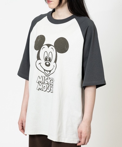Disney(ディズニー)の「【15】〔Disney/ディズニー〕ミッキーマウス ユーズドライク フェイスプリント 半袖ラグランスリーブTシャツ(Tシャツ/カットソー・メンズ・アイボリー/ブルーグレー/スミクロ/ライトイエロー・MEDIUM/LARGE/X-LARGE)」の15枚目の写真