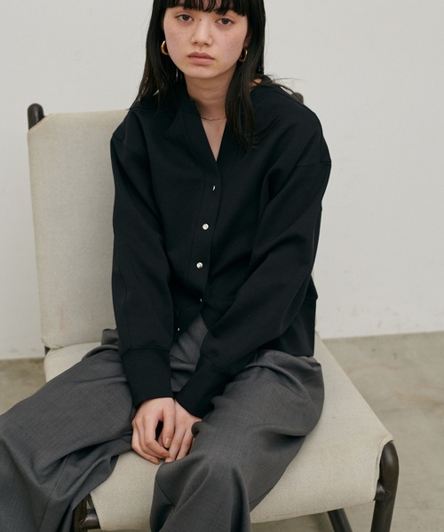 LARUTA(ラルータ)の「【LARUTA】ドット釦スキッパーカーディガン(カーディガン/ボレロ・レディース・グリーン系その他/ネイビー/オフホワイト/ブラック・FREE)」の9枚目の写真