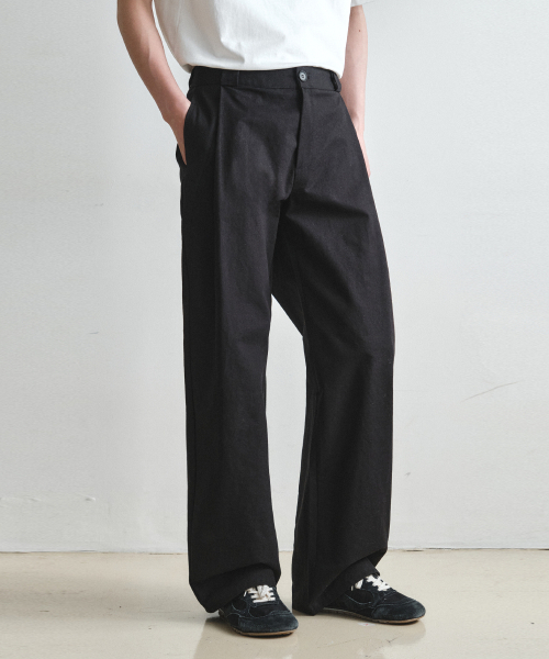 WEDNESDAY OASIS(ウェンズデーオアシス)の「ディープタックワイドコットンパンツ_BLACK(W26PT03)(その他パンツ・メンズ・ブラック・MEDIUM/LARGE/X-LARGE)」の2枚目の写真