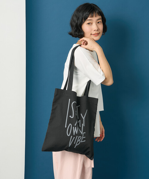 FREAK'S STORE(フリークスストア)の「藤本美貴 × FREAK'S STORE/フリークスストア メッセージ ロゴ トートバッグ/A4サイズ 展開限定(トートバッグ・レディース・レモンイエロー/ブルー/ピンク/ブラック・ONE SIZE)」の6枚目の写真
