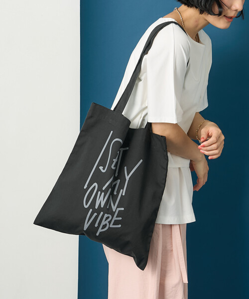 FREAK'S STORE(フリークスストア)の「藤本美貴 × FREAK'S STORE/フリークスストア メッセージ ロゴ トートバッグ/A4サイズ 展開限定(トートバッグ・レディース・レモンイエロー/ブルー/ピンク/ブラック・ONE SIZE)」の7枚目の写真