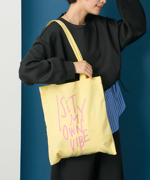 FREAK'S STORE(フリークスストア)の「藤本美貴 × FREAK'S STORE/フリークスストア メッセージ ロゴ トートバッグ/A4サイズ 展開限定(トートバッグ・レディース・レモンイエロー/ブルー/ピンク/ブラック・ONE SIZE)」の11枚目の写真