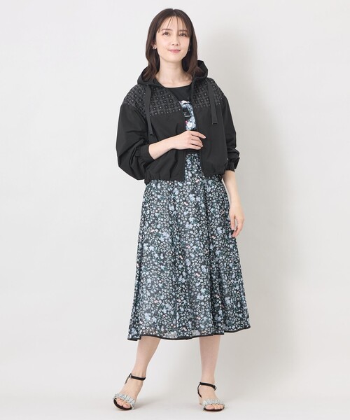 TO BE CHIC(トゥー ビー シック)の「エンブロイダリーフーデッド ブルゾン(ブルゾン・レディース・ブラック/ベージュ・40)」の6枚目の写真