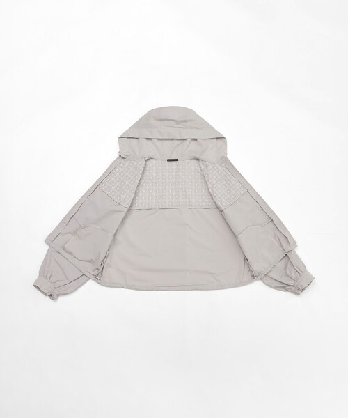 TO BE CHIC(トゥー ビー シック)の「エンブロイダリーフーデッド ブルゾン(ブルゾン・レディース・ブラック/ベージュ・40)」の14枚目の写真