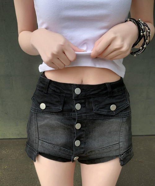 VEILA(ヴェイラ)の「フロントボタンデザイン 美脚デニムショートパンツ(デニムパンツ・レディース・ブラック・L/M/S)」の8枚目の写真