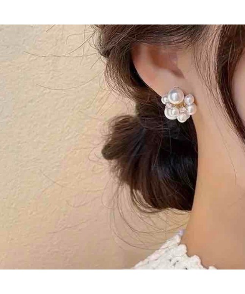 tone(トーン)の「【88eighty-eight】パールビジュー ボールフラワーシンプルピアス【import】(MA)(ピアス(両耳用)・レディース・ゴールド・FREE)」の4枚目の写真