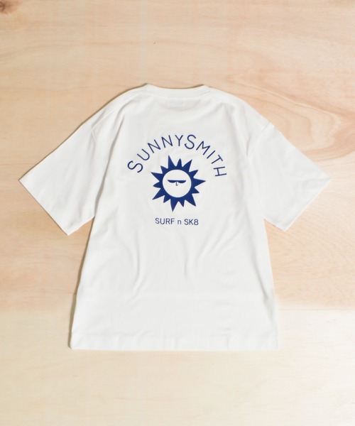 Sunny Smith(サニースミス)の「【SUNNY SMITH】キャラクターアーチロゴ両面刺繍Tシャツ(Tシャツ/カットソー・メンズ・ホワイト/スミクロ/アッシュグレー・MEDIUM/LARGE)」の21枚目の写真