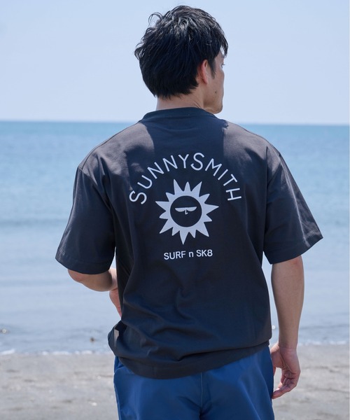 Sunny Smith(サニースミス)の「【SUNNY SMITH】キャラクターアーチロゴ両面刺繍Tシャツ(Tシャツ/カットソー・メンズ・ホワイト/スミクロ/アッシュグレー・MEDIUM/LARGE)」の16枚目の写真