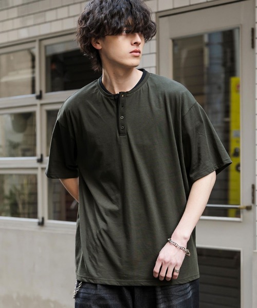 Rocky Monroe(ロッキーモンロー)の「オーバーサイズ レイヤードヘンリーネック半袖Tシャツ(Tシャツ/カットソー・メンズ・ピンク/ネイビー/チャコール/ブラック/ホワイト・L/M/XL)」の3枚目の写真