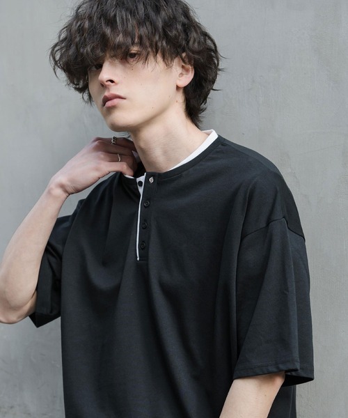 Rocky Monroe(ロッキーモンロー)の「オーバーサイズ レイヤードヘンリーネック半袖Tシャツ(Tシャツ/カットソー・メンズ・ピンク/ネイビー/チャコール/ブラック/ホワイト・L/M/XL)」の1枚目の写真