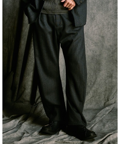 wjk(ダヴルジェイケイ)の「venetian stripe wide banana slacks(スラックス・メンズ・チャコールグレー/ブラック・SMALL/MEDIUM/LARGE/X-LARGE)」の2枚目の写真