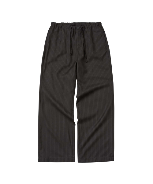 WMC(ダブリューエムシー)の「イージーバンディングストライプスラックス_CHARCOAL GREY(スラックス・メンズ・チャコールグレー・34/30(M)/32(L))」の2枚目の写真