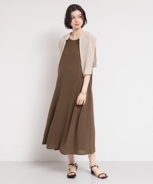 THE SHOP TK (ザ ショップ ティーケー )の「【ひんやり/防しわ/吸水速乾/UV】美しさを1日中キープ ノースリーブフレアワンピース(ワンピース・レディース・ブラック/ダークブラウン/ブルー系その他/こしょう色系6・12/13)」の13枚目の写真