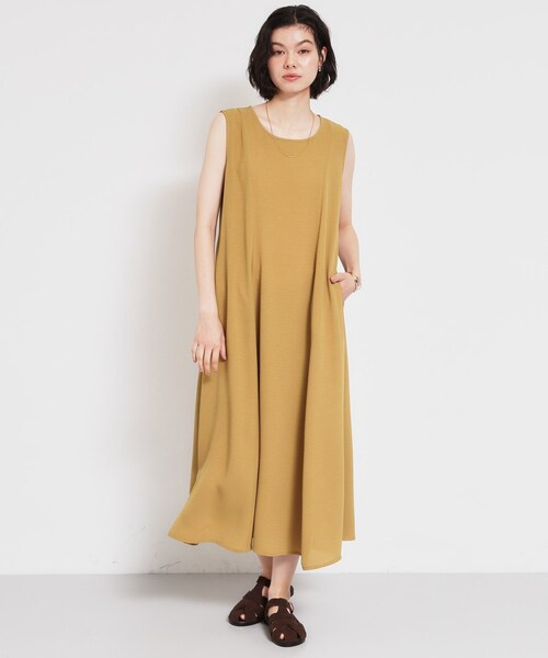 THE SHOP TK (ザ ショップ ティーケー )の「【ひんやり/防しわ/吸水速乾/UV】美しさを1日中キープ ノースリーブフレアワンピース(ワンピース・レディース・ブラック/ダークブラウン/ブルー系その他/こしょう色系6・12/13)」の21枚目の写真